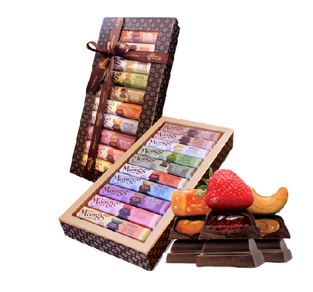 Monggo  Batik Gift Box 10 Chocolate Bars 40g 1