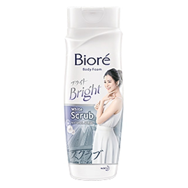 KAO Biore Bright Body Foam White Scrub 1