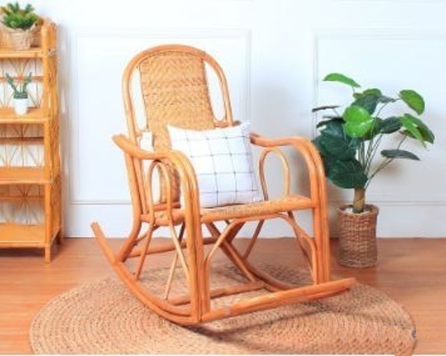 Kursi Goyang Rotan Alami 1