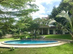 10 Rekomendasi Villa dengan Private Pool Terbaik di Jakarta (Terbaru Tahun 2022) 4