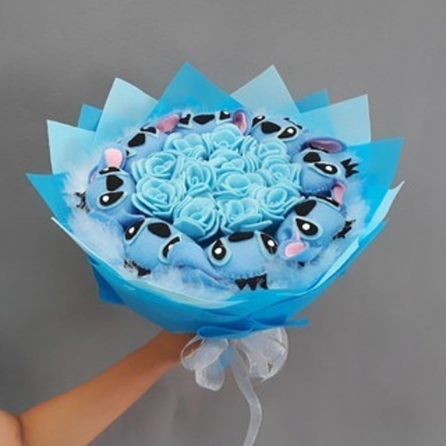 Buket Bunga Flanel Plus Boneka Aneka Karakter  1