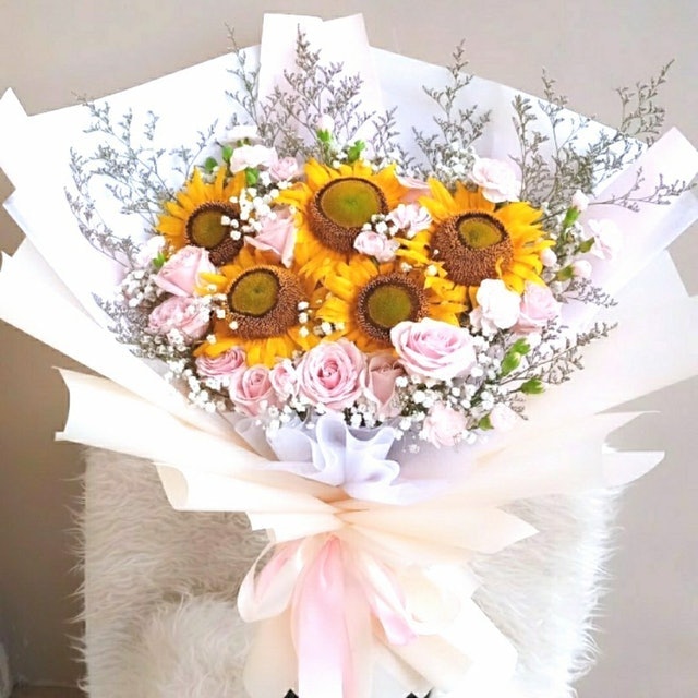 Bloom Flourish Supplier Bouquet Sunflower Bunga Segar 1