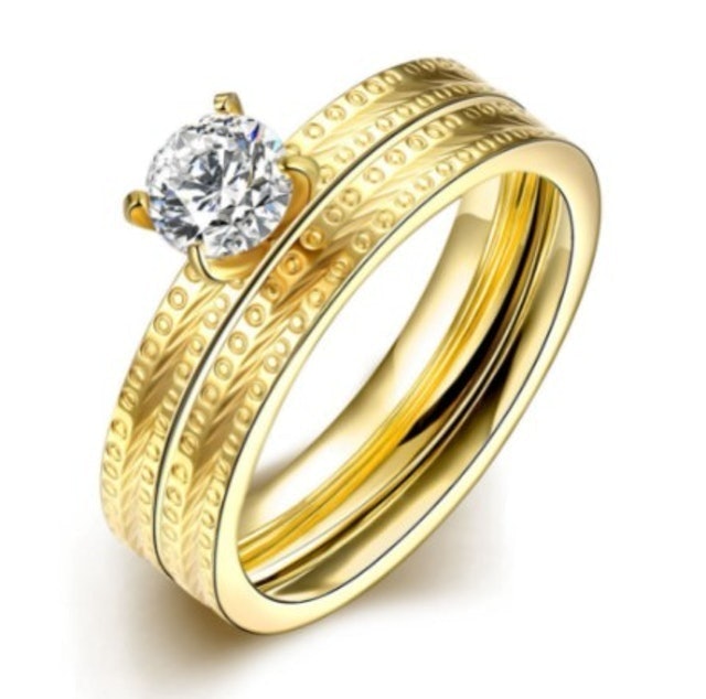 Tiaria Jewelry Cincin Couple Titanium Lapis Emas 18K 1