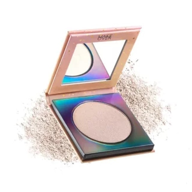 Make Over Riche Glow Face Highlighter 1