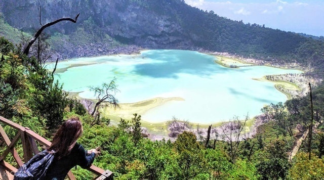 Tour Kawah Putih 1