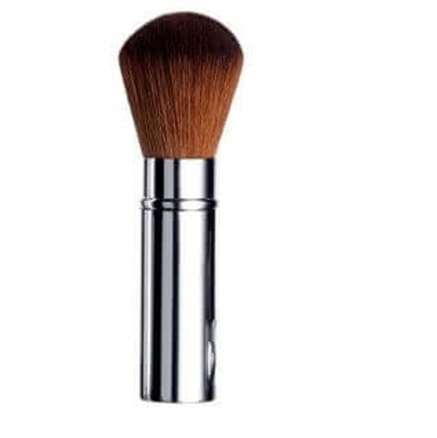 The Body Shop Retractable Blusher Brush  1