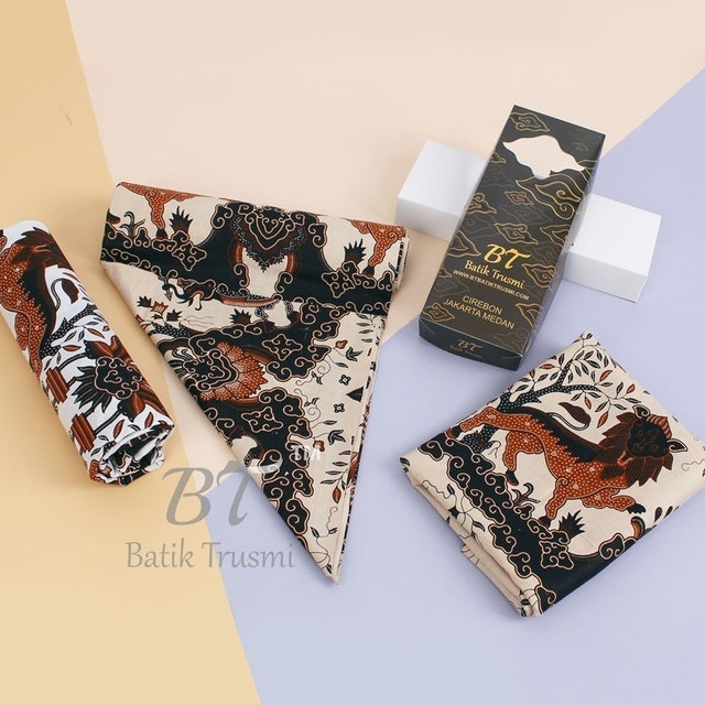 Batik Trusmi Bahan Kain Batik Kratonan Katun Mega Mendung Seragaman 1