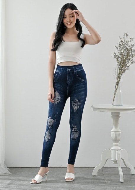 jeans ripped