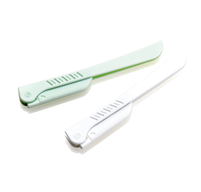 The Face Shop Daily Beauty Tools Folding Eyebrow Trimmer 1