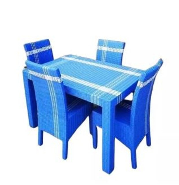 Set Meja dan 4 Kursi Rotan Sintetis Minimalis 1