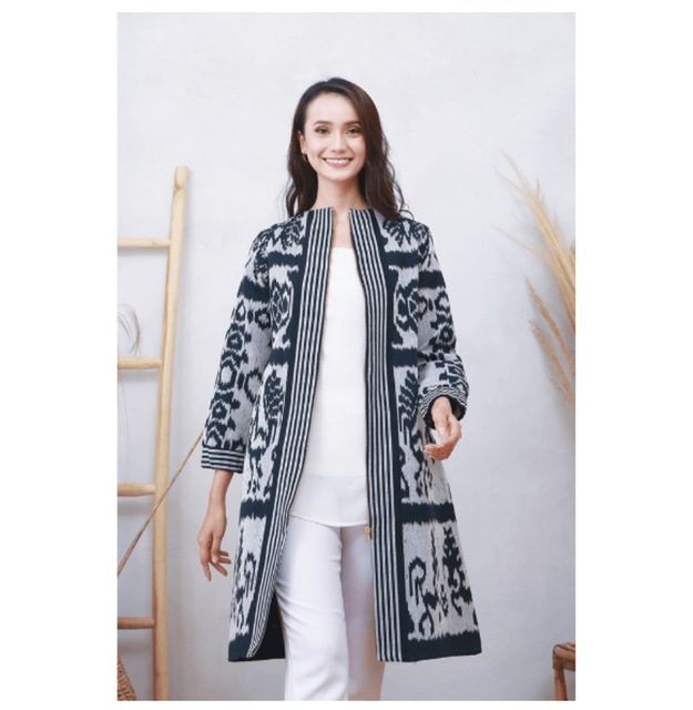 Nona Rara Maja Tenun 1