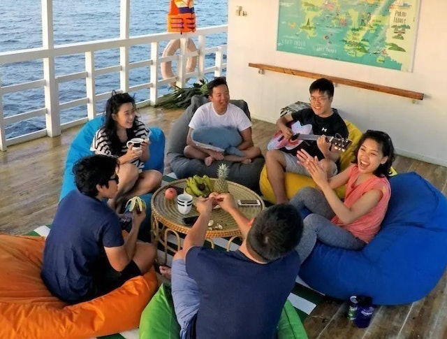 Komodo Private Sailing Tour dengan Makanan Premium 1