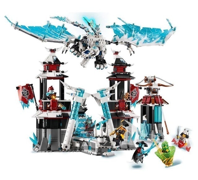 LEGO NinjaGo Castle of the Forsaken Emperor 1