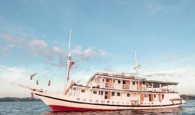 Tour Phinisi Sailing Komodo 1