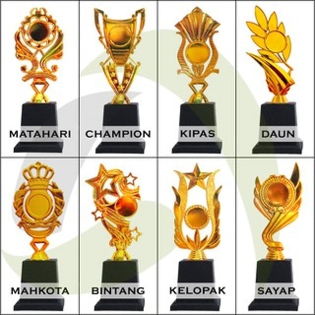 Andaf Trophy Piala/Trophy Figur Tinggi 30cm 1