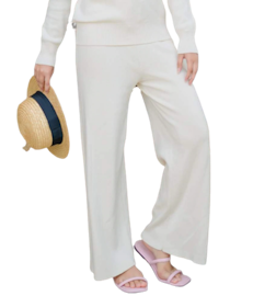 10 Rekomendasi Celana Putih Terbaik untuk Wanita (Terbaru Tahun 2022) 4
