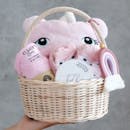10 Rekomendasi Kado Terbaik untuk Bayi Perempuan (Terbaru Tahun Ini)