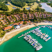 10 Rekomendasi Resort Terbaik di Batam (Terbaru Tahun 2022)
