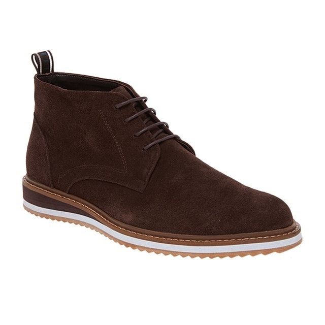 sand chukka boots