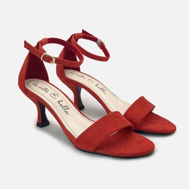 10 Rekomendasi Kitten Heels Terbaik 
