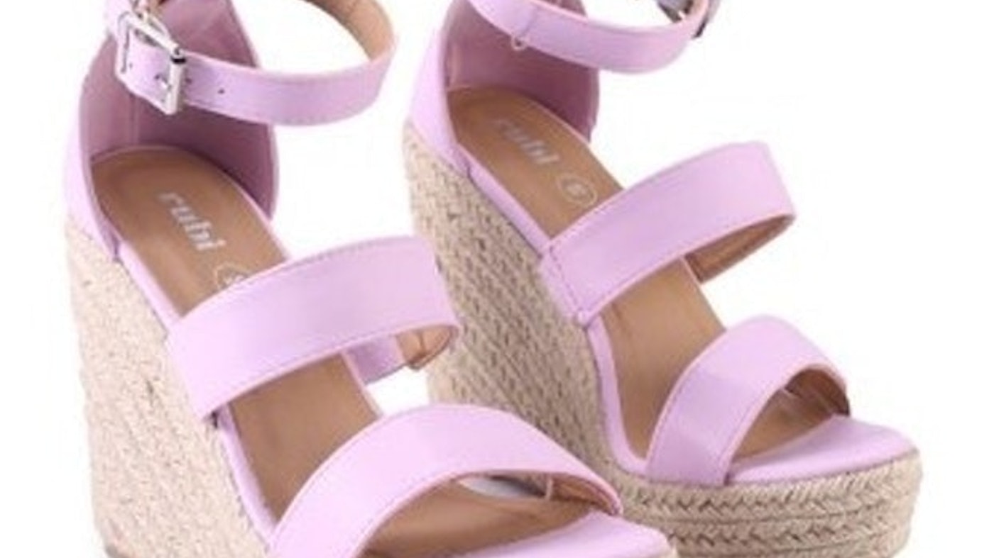 10 Merk Sandal Wedges Terbaik Terbaru Tahun 2022 mybest 10 Merk Sandal Wedges Terbaik Terbaru Tahun 2022 mybest