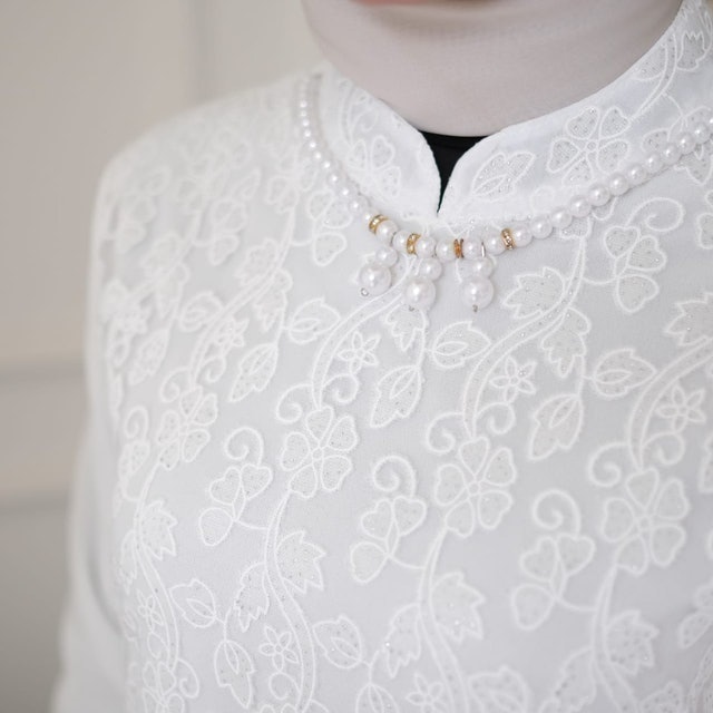 Gamis Plisket Brukat Gambar 2